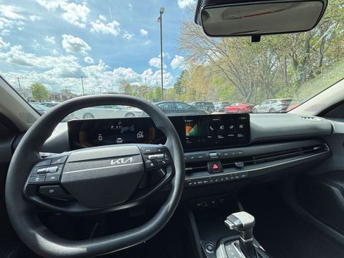 Used 2025 Kia K4 LXS image 34