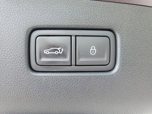 Used 2022 Genesis GV70 2.5T w/ Select Package image 16