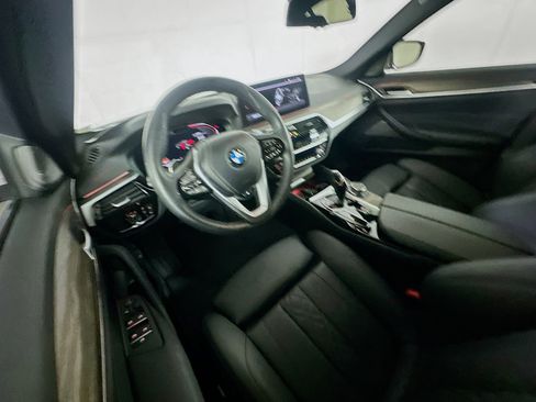 Used 2022 BMW 530i w/ Premium Package image 17