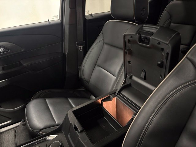 Used 2023 Chevrolet Traverse Premier FWD image 29