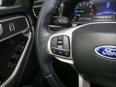 Used 2023 Ford Explorer XLT w/ Equipment Group 202A AWD/4WD image 30