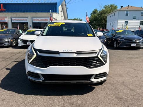 Used 2025 Kia Sportage LX FWD image 3