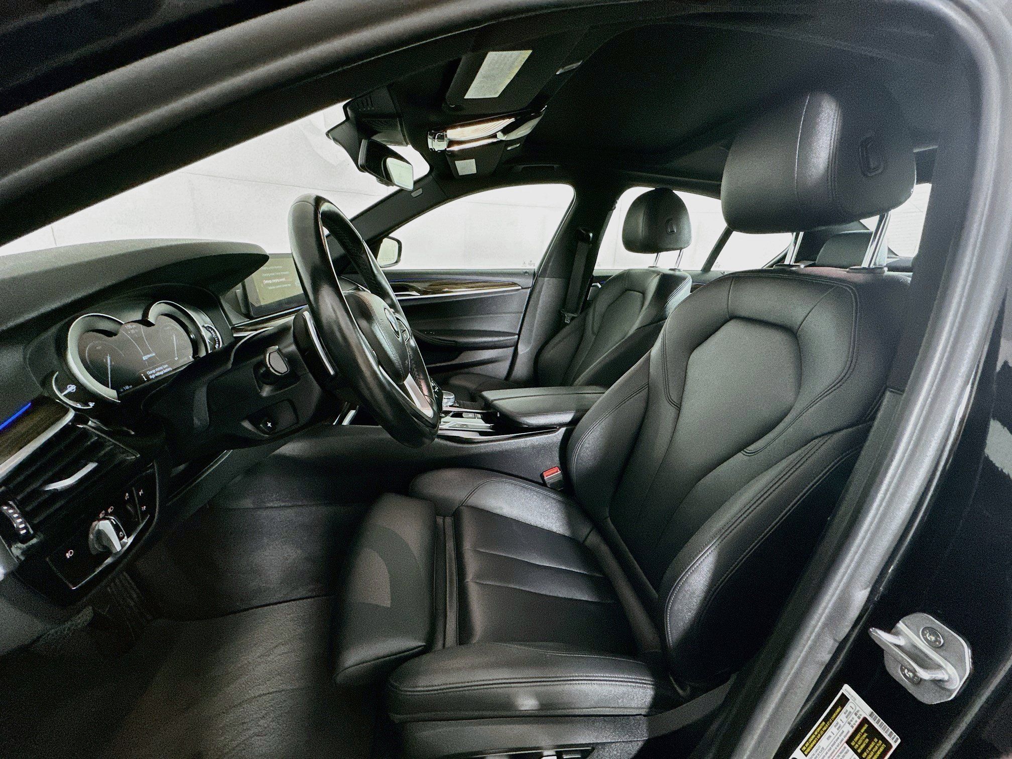 Used 2018 BMW 530e RWD image 13
