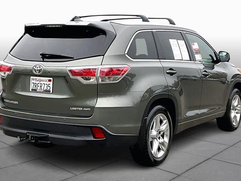 Certified 2016 Toyota Highlander Limited Platinum image 12