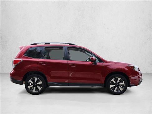 Used 2018 Subaru Forester 2.5i Premium AWD/4WD image 4