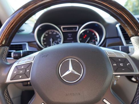 Used 2012 Mercedes-Benz ML 350 BlueTEC 4MATIC image 31