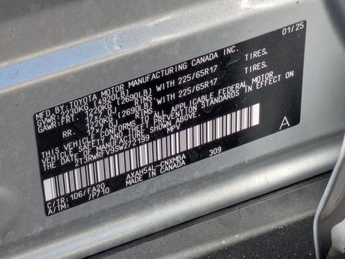 Used 2025 Toyota RAV4 XLE AWD/4WD image 16