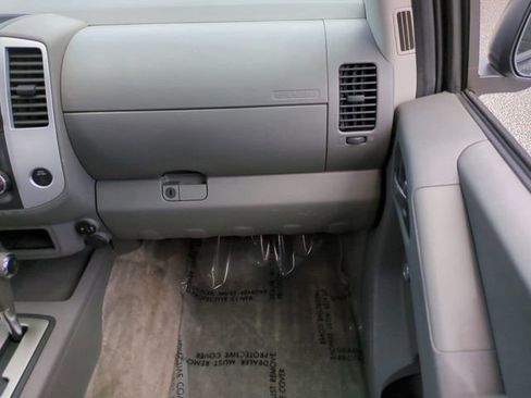 Used 2018 Nissan Frontier S image 16