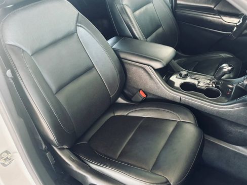 Used 2019 GMC Acadia SLT w/ LPO, Floor Liner Package AWD/4WD image 15