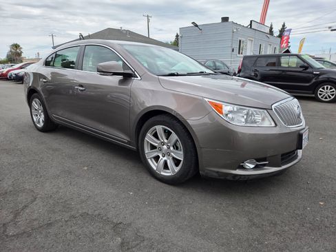 Used 2011 Buick LaCrosse CXL w/ Entertainment Package FWD image 5