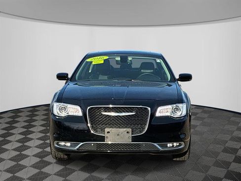 Used 2016 Chrysler 300 Limited w/ 300 Premium Group image 2