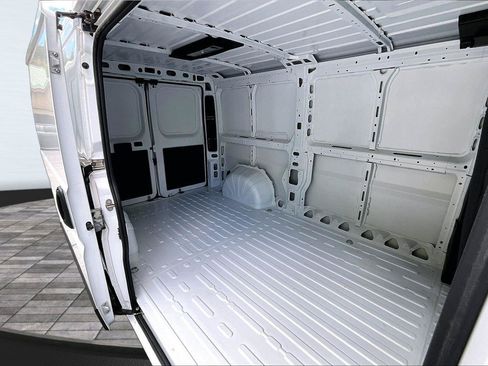 Used 2025 RAM ProMaster 2500 w/ Convenience Group FWD image 27