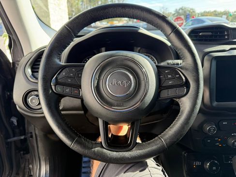 Used 2018 Jeep Renegade Altitude w/ UConnect 8.4 Nav Group image 26