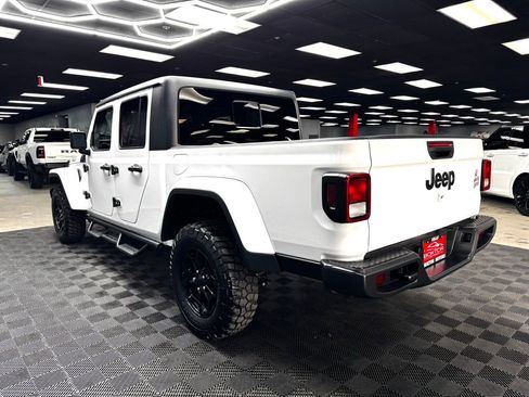 Used 2022 Jeep Gladiator Sport AWD/4WD image 11
