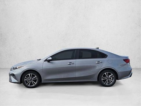 Used 2022 Kia Forte LXS image 8