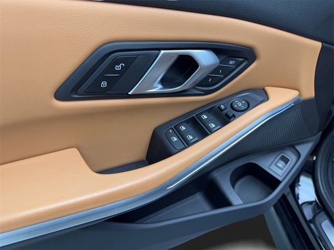 Used 2025 BMW 330i Sedan image 32