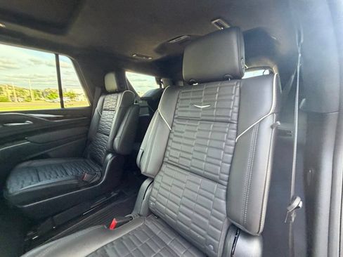 Used 2024 Cadillac Escalade Sport Platinum w/ LPO, ONYX Package AWD/4WD image 15
