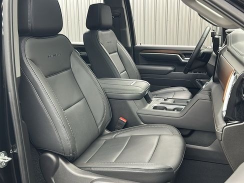 Used 2025 GMC Sierra 3500 Denali image 41