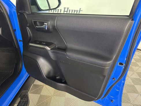 Used 2021 Toyota Tacoma TRD Off-Road image 26