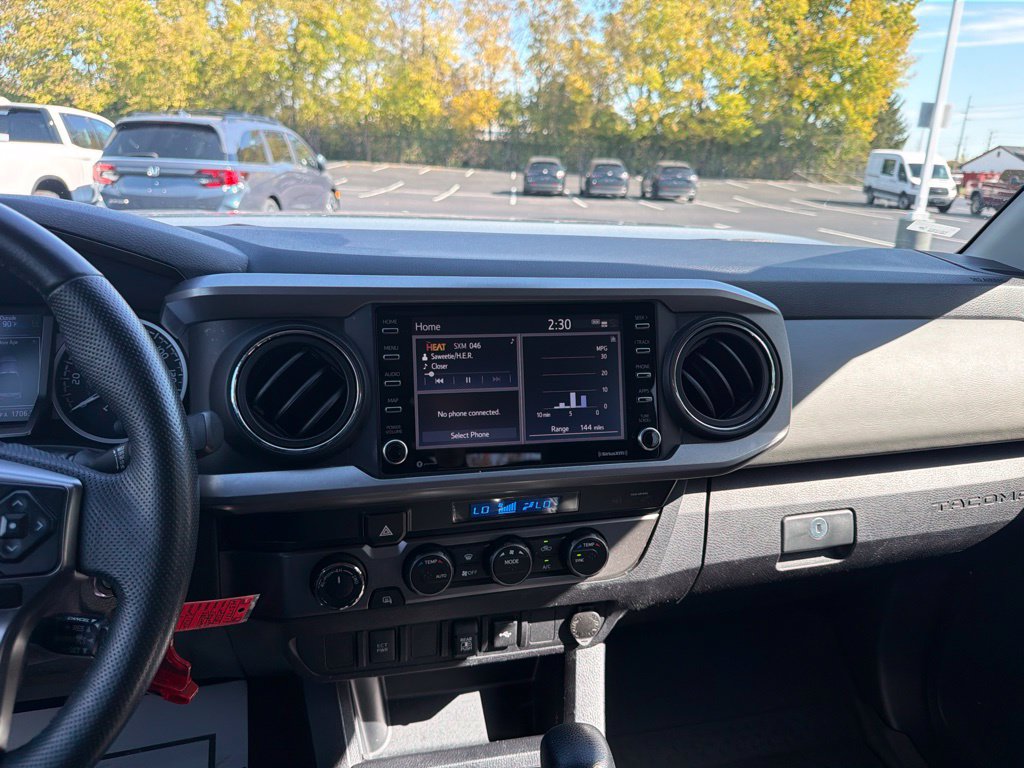 Used 2021 Toyota Tacoma SR5 AWD/4WD image 14