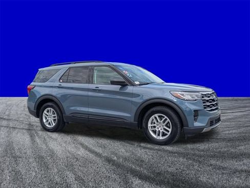 Certified 2026 Ford Explorer Active w/ Active Comfort Package RWD image 2