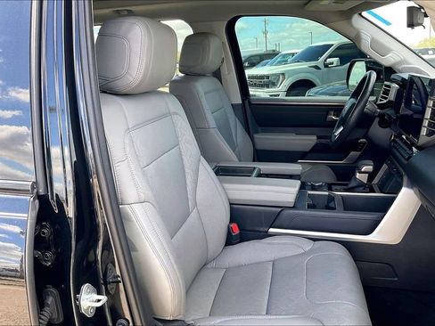 Used 2024 Toyota Tundra Limited AWD/4WD image 30