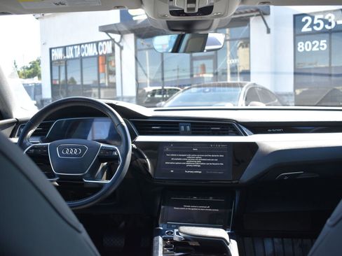 Used 2021 Audi e-tron Premium w/ Convenience Plus Package image 2