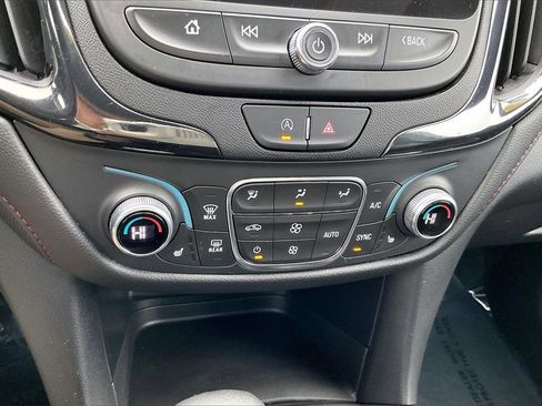 Used 2023 Chevrolet Equinox RS w/ RS Leather Package image 30