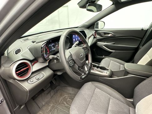Certified 2024 Chevrolet Trax RS FWD image 26