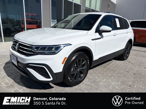 Certified 2024 Volkswagen Tiguan SE image 1