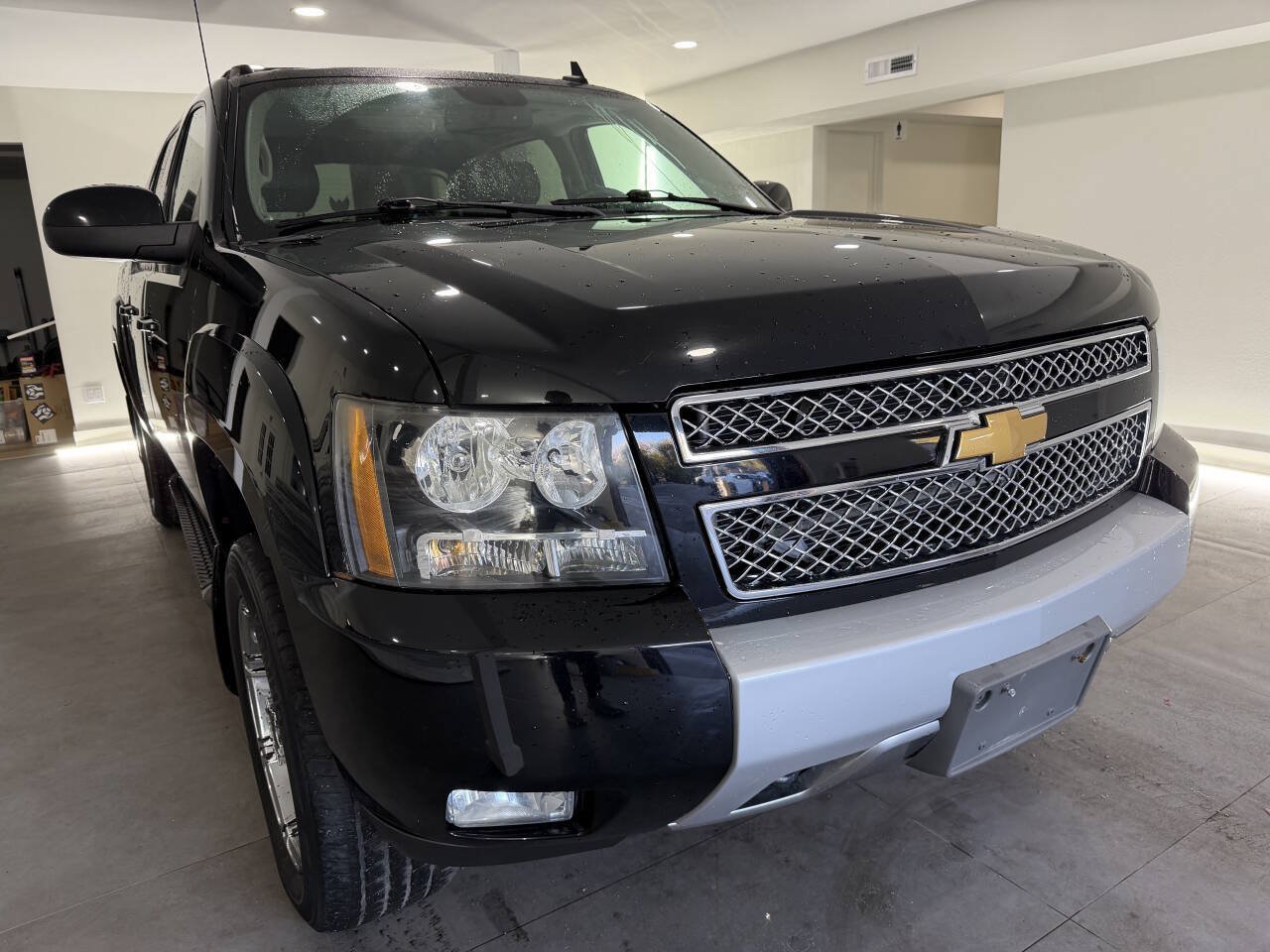 Used 2013 Chevrolet Avalanche LT w/ Suspension Package, Off-Road AWD/4WD image 12