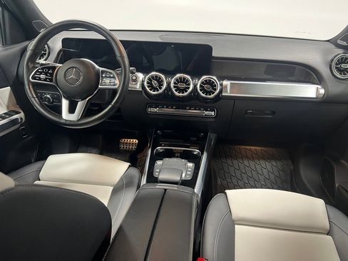 Used 2022 Mercedes-Benz GLB 250 4MATIC image 29