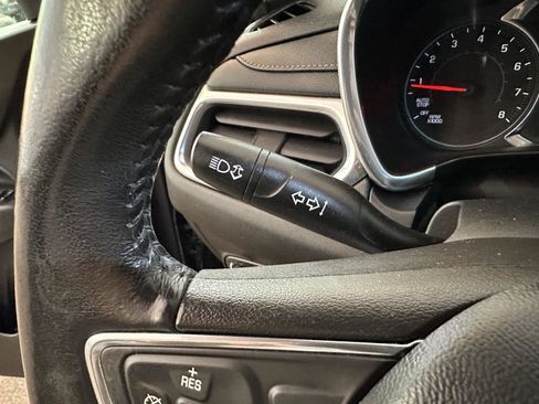 Used 2019 Chevrolet Equinox LT image 25