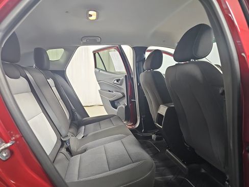 Used 2024 Chevrolet Trax LS w/ LS Convenience Package FWD image 14