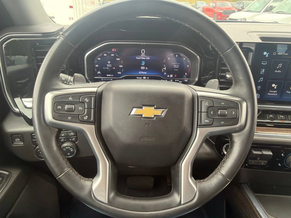 Used 2024 Chevrolet Silverado 1500 LT w/ Z71 Off-Road Package AWD/4WD image 9