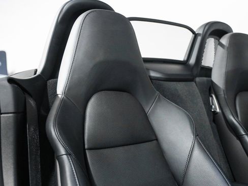 Used 2018 Porsche 718 Boxster S image 38