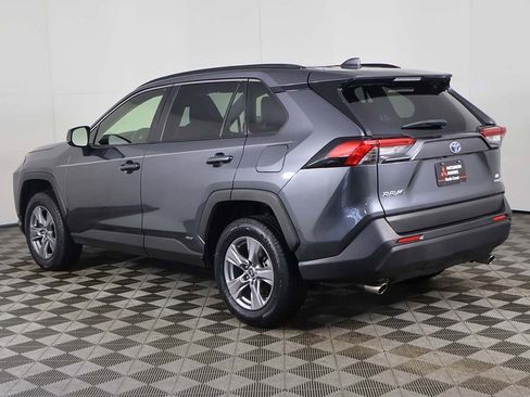 Used 2022 Toyota RAV4 LE image 6