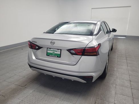 Used 2024 Nissan Altima 2.5 S FWD image 7