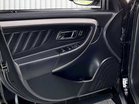 Used 2018 Ford Taurus SEL FWD image 19