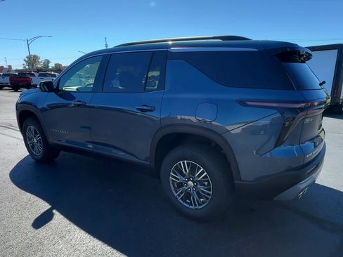 Used 2026 Chevrolet Traverse LT w/ Driver Confidence Package FWD image 6