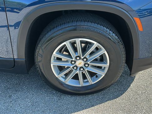 Used 2023 Chevrolet Traverse LT w/ LPO, Floor Liner Package AWD/4WD image 9