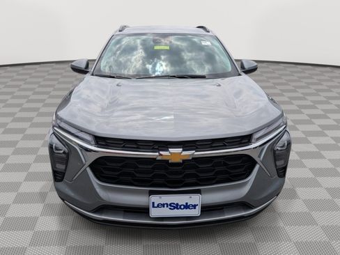 Used 2024 Chevrolet Trax LT w/ Driver Confidence Package FWD image 8
