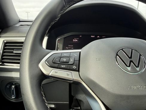 Used 2022 Volkswagen Atlas Cross Sport SE image 33