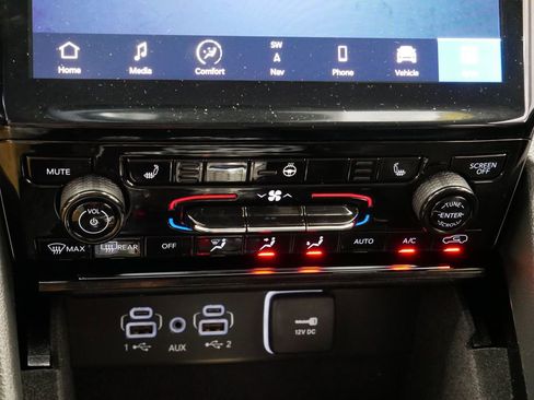 Certified 2023 Jeep Grand Cherokee Limited image 40