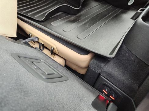 Used 2023 Audi Q7 3.0T Prestige image 39