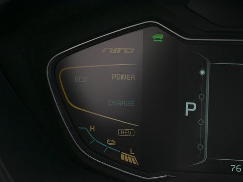 Used 2020 Kia Niro EX image 22