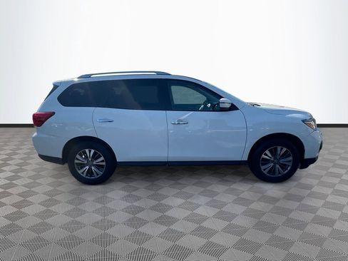 Used 2020 Nissan Pathfinder SV image 31