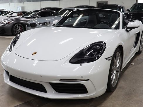 Used 2019 Porsche 718 Boxster BASE image 2