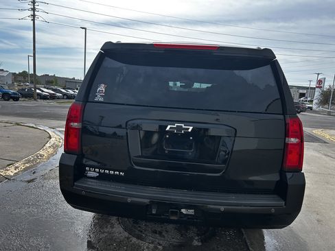Used 2019 Chevrolet Suburban LT w/ LT Midnight Edition AWD/4WD image 4