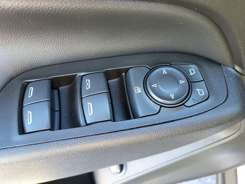 Used 2020 Chevrolet Equinox LT image 23